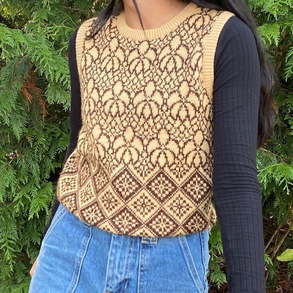 Bayer Beige Sweater Vest - Picture 2 of 3